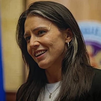 Diretora de Inteligência Nacional dos EUA renuncia ao cargo