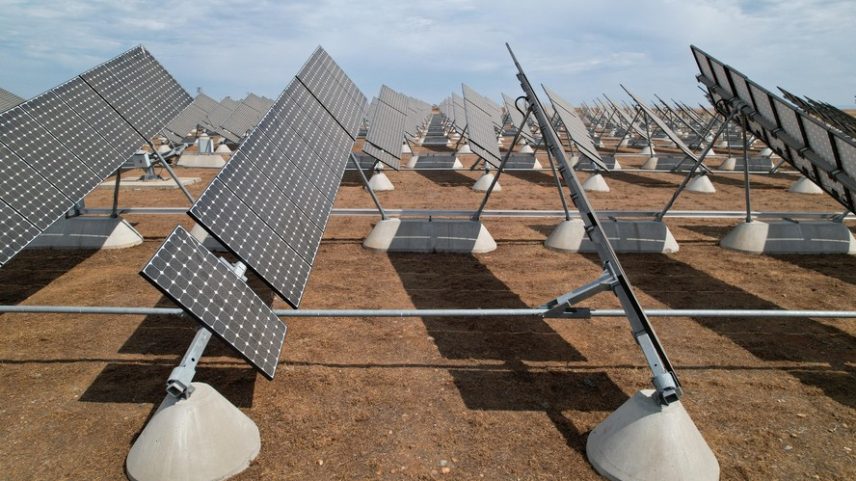 Painéis de energia solar — Foto: Nathan Frandino/Reuters