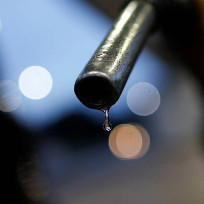 Governo Lula cria decreto com subsídio de R$0,44 por litro de gasolina