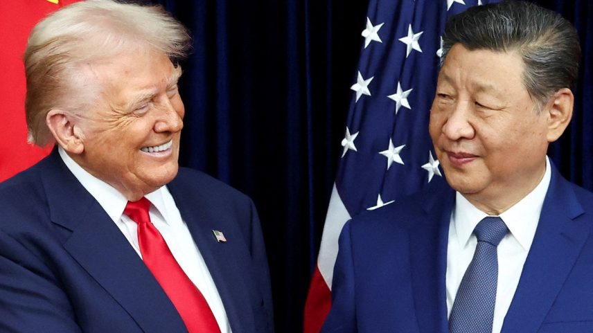 Trump e Xi Jinping durante cúpula na Coreia do Sul — Foto: Evelyn Hockstein/Reuters