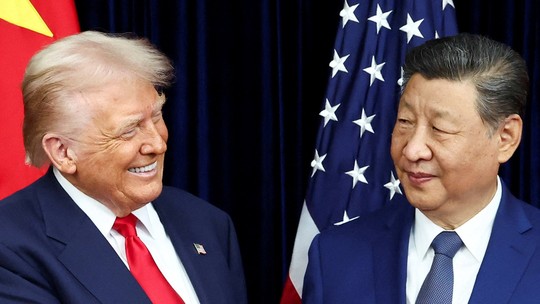Trump e Xi Jinping durante cúpula na Coreia do Sul — Foto: Evelyn Hockstein/Reuters