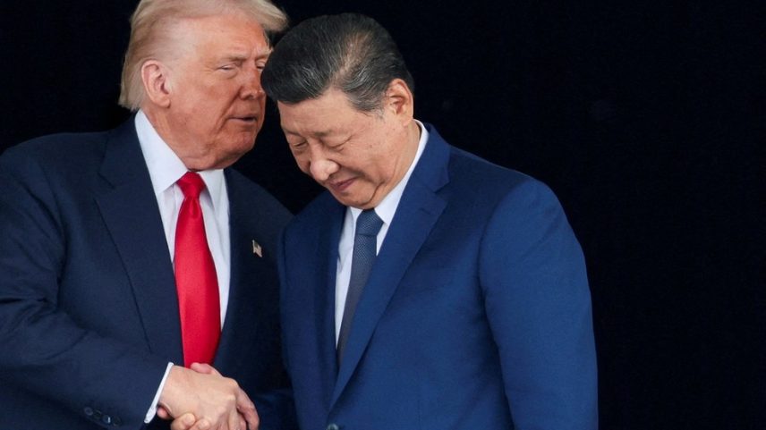 Trump e Xi Jinping se encontram em Busan, na Coreia do Sul, nesta quinta-feira (30). — Foto: Reuters/Evelyn Hockstein