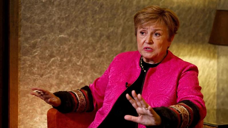 A diretora-gerente do Fundo Monetário Internacional (FMI), Kristalina Georgieva, fala durante uma entrevista à Reuters, em meio ao ataque da Rússia à Ucrânia, em Kiev, Ucrânia, em 15 de janeiro de 2026. REUTERS/Valentyn Ogirenko