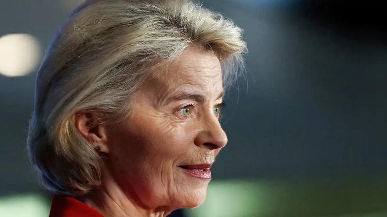 A presidente da Comissão Europeia, Ursula von der Leyen, discursa em uma conferência sobre as regiões orientais da UE que fazem fronteira com a Rússia, Bielorrússia e Ucrânia, em Bruxelas, Bélgica, em 26 de fevereiro de 2026. REUTERS/Yves Herman