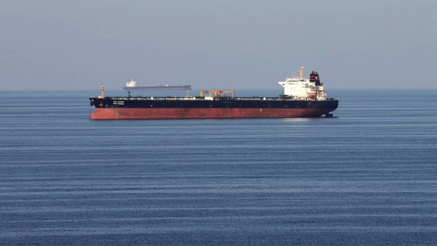 Navio-tanque de bandeira das Ilhas Marshall cruza Estreito de Ormuz, diz Índia