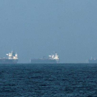45 navios redirecionados no Estreito de Hormuz, segundo Comando dos EUA