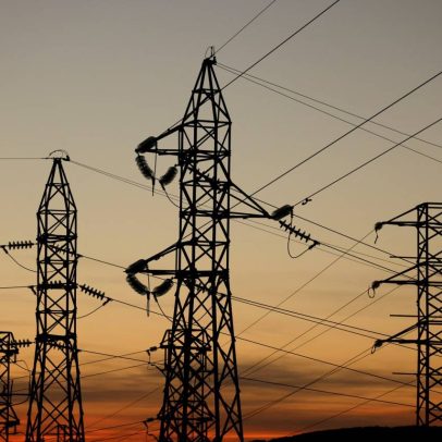Governo decide nesta quarta se reduz ou mantém elevada a conta de luz em 2027
