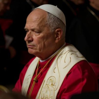 Vaticano ameaça excomunhão de grupo católico ultraconservador