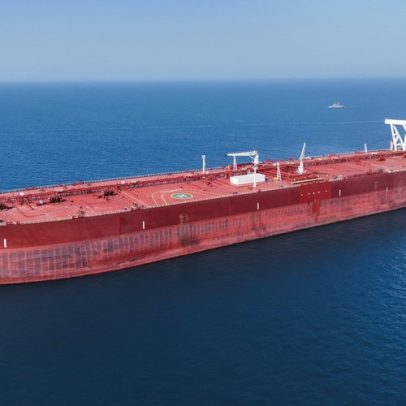 Vietnã solicita aos EUA liberação de passagem de superpetroleiro no Golfo