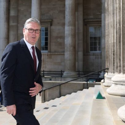 Primeiro-ministro britânico promete reviver governo após derrota eleitoral