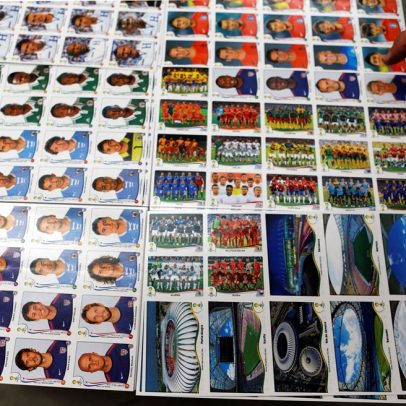 Polícia apreende 200 mil figurinhas falsificadas de álbum da Copa