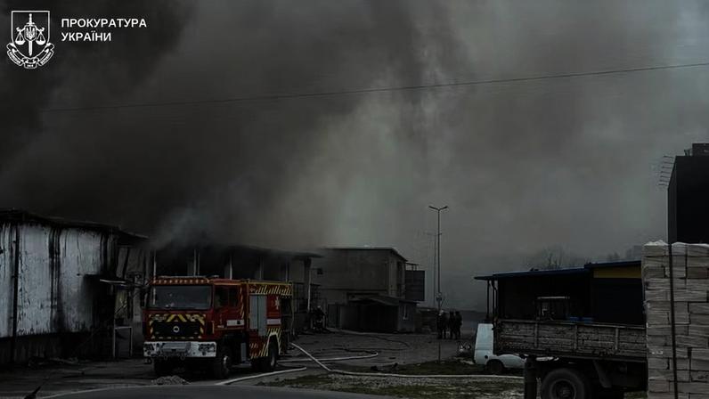 Consequências de um ataque de drone russo em Ternopil — Foto: Procuradoria-Geral via Telegram/Divulgação via REUTERS