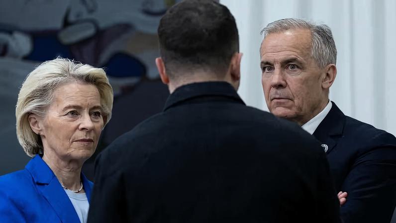 O presidente da Ucrânia, Volodymyr Zelensky), fala com a presidente da Comissão Europeia, Ursula von der Leyen, e o premiê do Canadá, Mark Carney