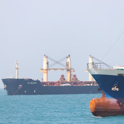 Irã diz ter permitido passagem de 30 embarcações pelo Estreito de Ormuz