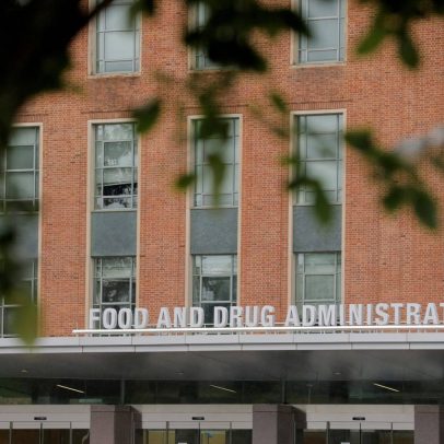 FDA barrou estudos de vacinas contra covid e herpes-zóster, segundo governo