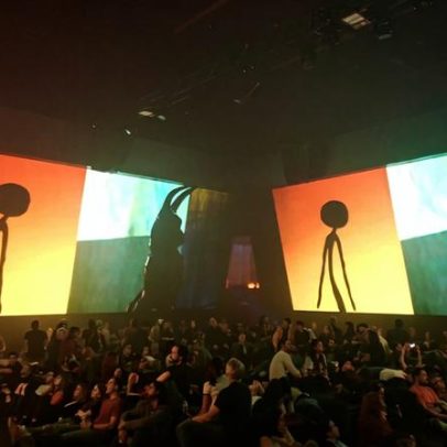 Radiohead em Brooklyn apresenta espetáculo com pinturas, esculturas e cinema