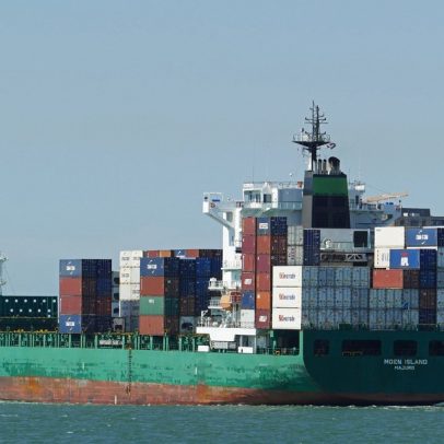 Navio da CMA CGM é atacado em Ormuz durante paralisação da navegação EUA-Irã