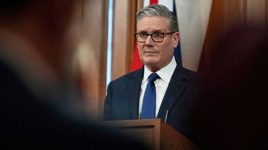 Primeiro-ministro britânico Keir Starmer em Londres 1º de abril de 2026 Frank Augstein/Pool via REUTERS