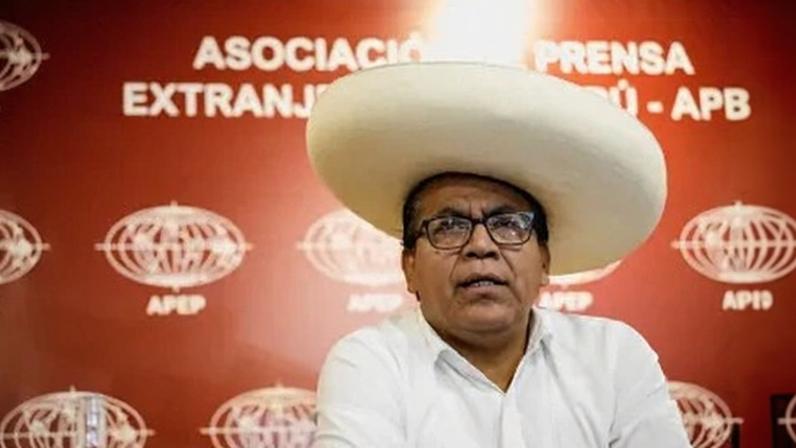 Candidato presidencial peruano Roberto Sánchez em Lima