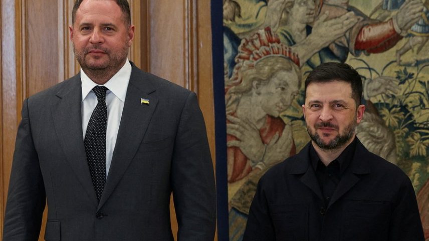 Andriy Yermak com Volodymyr Zelenskiy na Espanha em novembro do ano passado