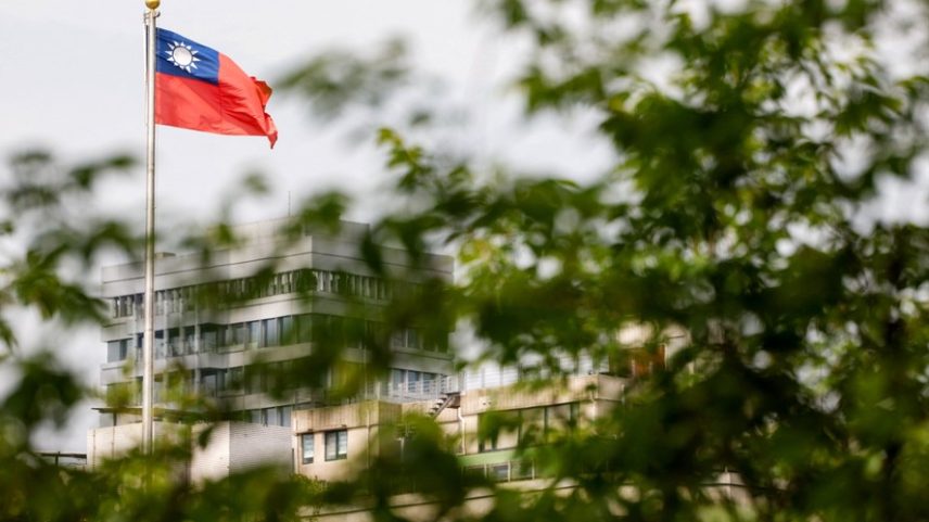 Uma bandeira de Taiwan tremula em Taipei, Taiwan , em 12 de maio de 2026