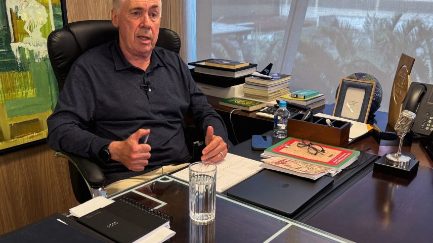 Carlo Ancelotti durante entrevista na sede da CBF no Rio de Janeiro