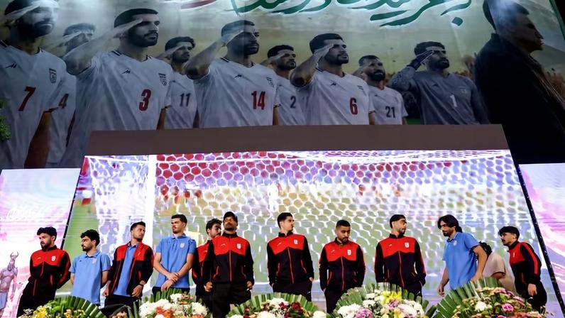 Jogadores da seleção iraniana de futebol participam de uma cerimônia de despedida antes da partida para a Copa do Mundo de 2026 em Teerã, Irã, em 13 de maio de 2026 — Foto: Majid Asgaripour/WANA (West Asia News Agency) via REUTERS