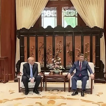 Após segunda reunião com Xi, Trump deixa Pequim e retorna aos EUA