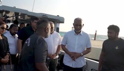 Presidente das Maldivas acompanha buscas por mergulhadores italianos