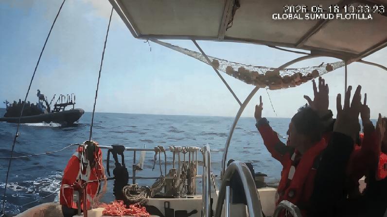 Forças israelenses interceptam flotilha de ajuda humanitária a Gaza — Foto: Reprodução/Reuters