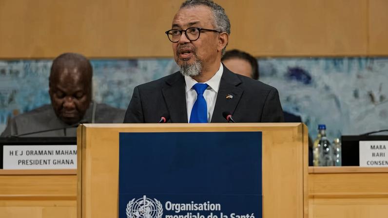 Diretor-geral da OMS, Tedros Adhanom Ghebreyesus, em Genebra nesta terça-feira (19/05) — Foto: REUTERS/Pierre Albouy