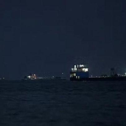 EUA dizem ter atingido navio comercial que tentava romper o bloqueio ao Irã