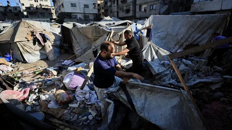 Consequências de um ataque israelense na Cidade de Gaza. — Foto: Reuters/Dawoud Abu Alkas