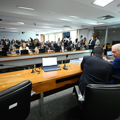 Projeto que torna imprescritíveis estupro e feminicídio avança na CCJ