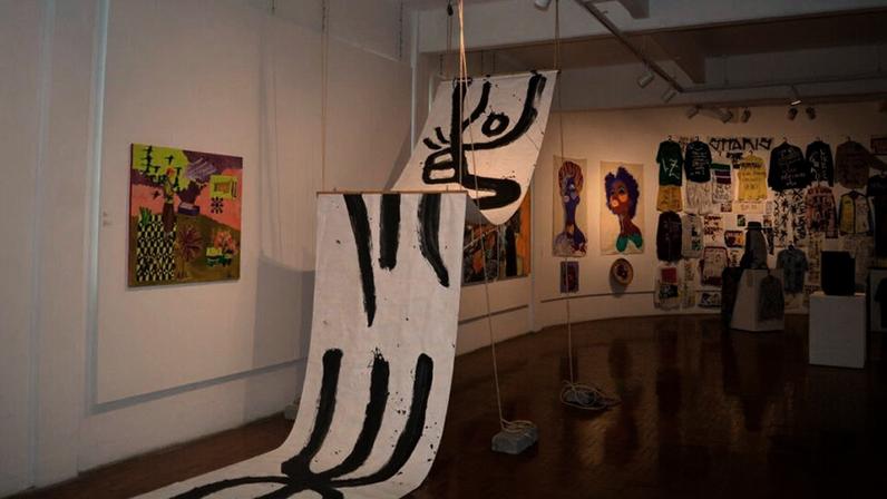 Obras de Carolina Itza na exposição Suporte Indomável no Centro MariAntonia (Foto Nina Nassar)