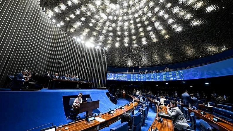 Mesa: senador Esperidião Amin (PP-SC); senador Lucas Barreto (PSD-AP); primeiro-vice-presidente do Senado Federal, senador Eduardo Gomes (PL-TO), conduz sessão; secretário-geral da Mesa do Senado Federal, Danilo Augusto Barboza de Aguiar.