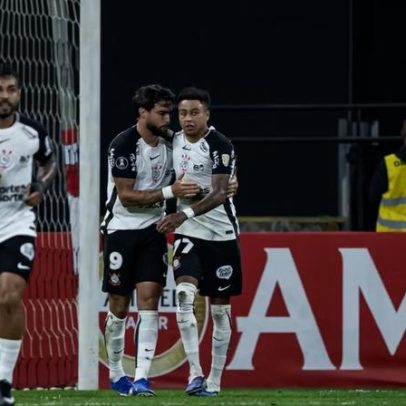 Lingard faz gol em Itaquera, elogia Diniz e revela lições de português