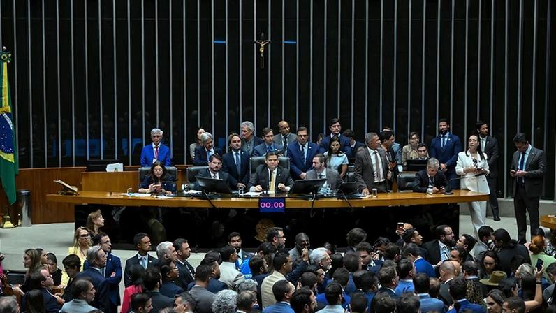 Mesa: deputada Bia Kicis (PL-DF); senador Marcos do Val (Avante-ES); presidente do Senado Federal, senador Davi Alcolumbre (União-AP); secretário-geral da Mesa do Senado Federal, Danilo Augusto Barboza de Aguiar; senador Marcio Bittar (PL-AC).