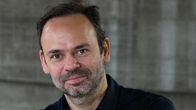O professor Guilherme Wisnik – Foto: FAU-USP
