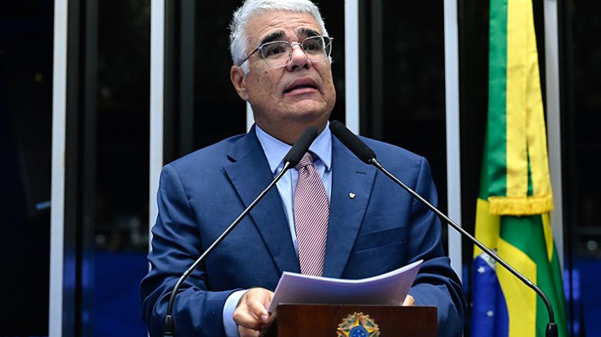 Em discurso, à tribuna, senador Eduardo Girão (Novo-CE).