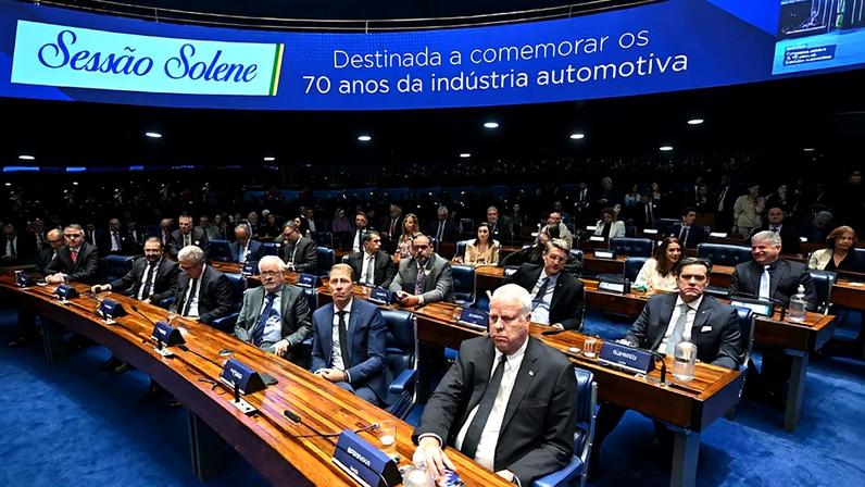 Sessão destaca papel da indústria automotiva na economia