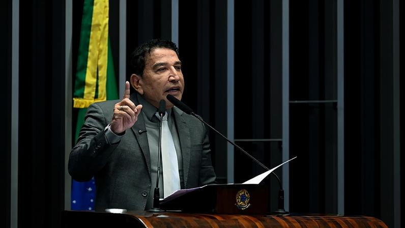 Em discurso, à tribuna, senador Magno Malta (PL-ES).