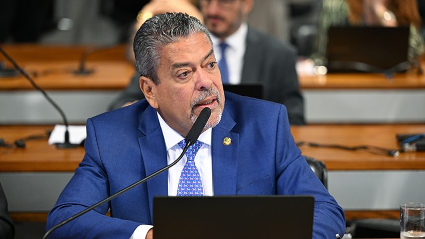 Em pronunciamento, à bancada, senador Dr. Hiran (PP-RR).