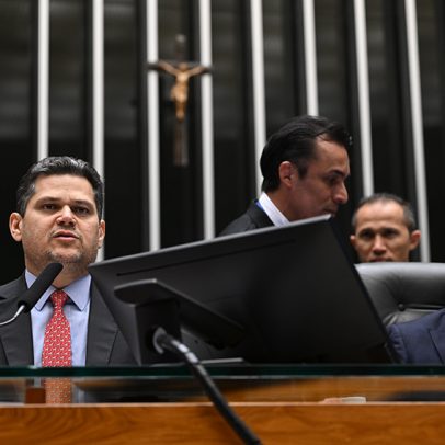 Representação do povo é destaque em sessão pelo bicentenário da Câmara
