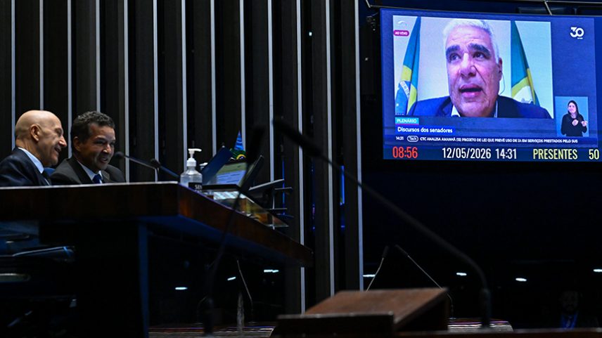 Mesa: 2º secretário da Mesa do Senado Federal, senador Confúcio Moura (MDB-RO); secretário-geral adjunto da Mesa do Senado Federal, José Roberto Leite de Matos.