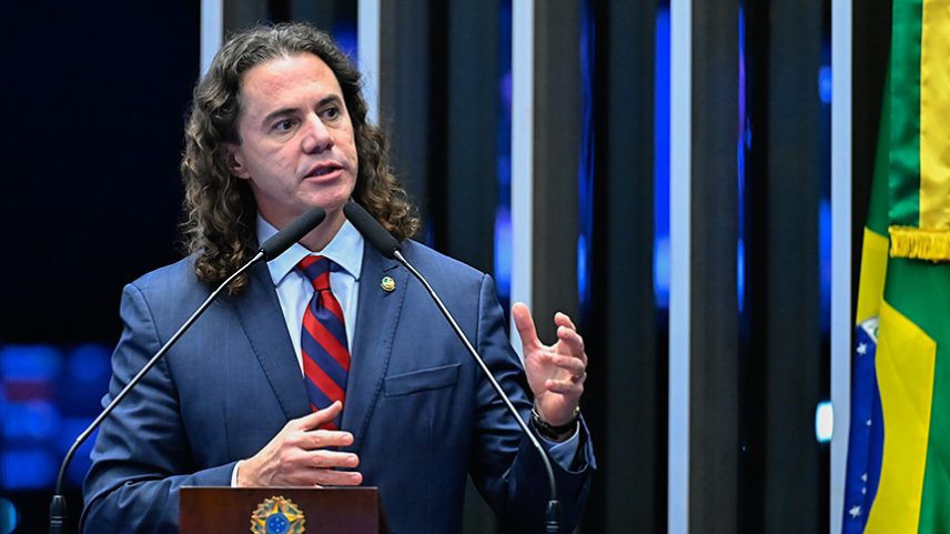 Em discurso, à tribuna, senador Veneziano Vital do Rêgo (MDB-PB).