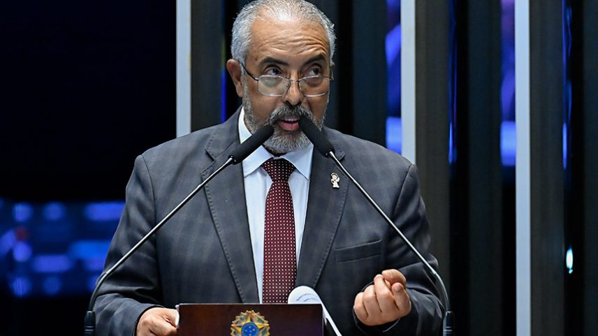 Em discurso, à tribuna, senador Paulo Paim (PT-RS).