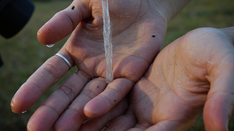 Ingestão de água contaminada apresenta riscos à saúde – Foto: Arquivo/Agência Brasil