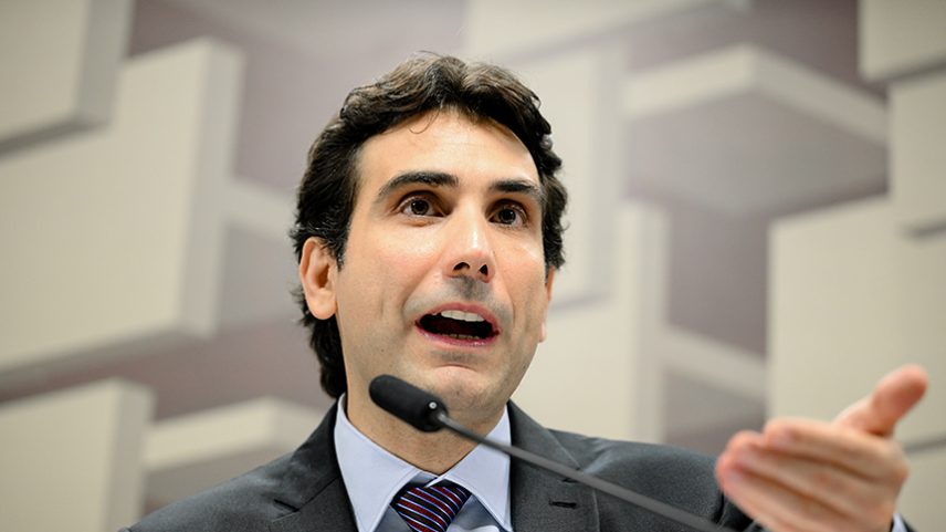 Mesa: presidente do Banco Central do Brasil, Gabriel Galípolo - em pronunciamento.