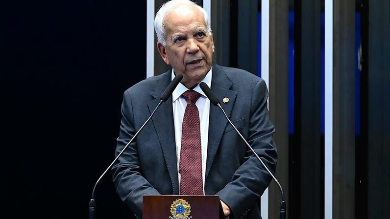 Em discurso, à tribuna, senador Oriovisto Guimarães (PSDB-PR).